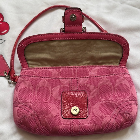 Y2K Coach Pink Wristlet Clutch with Buckle Rare - Picture 4 of 8